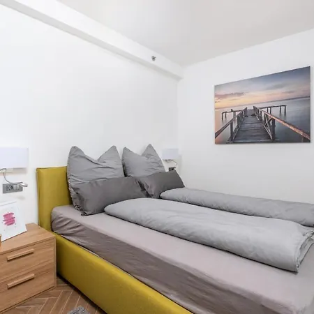 Barbara, 300m From The Sea Апартаменты Пореч