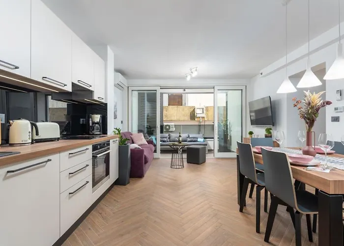 Daire Barbara, 300m From The Sea